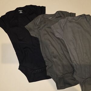 3 Gerber Onesies 3-6